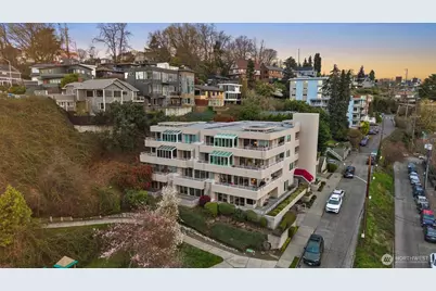 1231 5th Avenue N #302, Seattle, WA 98109 - Photo 2
