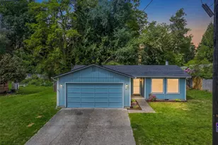 611 Phoenix St NE, Olympia, WA 98506 - Photo 2