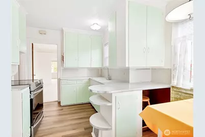 939 N 83rd Street, Seattle, WA 98103 - Photo 8