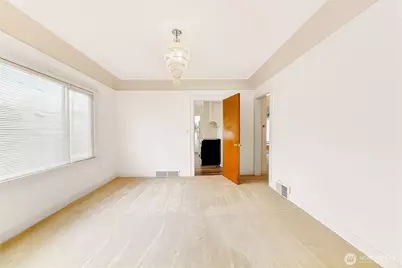 939 N 83rd Street, Seattle, WA 98103 - Photo 6