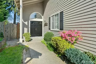 12818 NE 203rd Pl, Bothell, WA 98011 - Photo 2