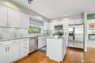 12818 NE 203rd Pl, Bothell, WA 98011 - Photo 10