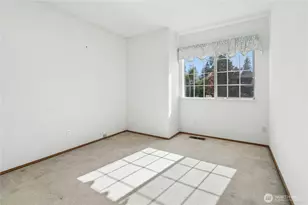 12818 NE 203rd Pl, Bothell, WA 98011 - Photo 18
