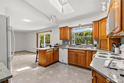 518 Hubbard Road, Lynnwood, WA 98036 - Photo 8