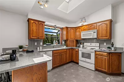 518 Hubbard Road, Lynnwood, WA 98036 - Photo 10