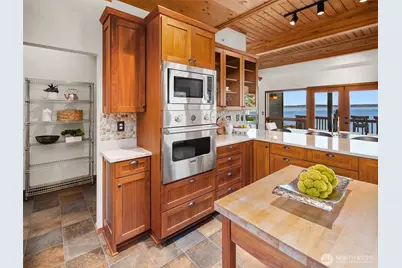 22505 Deppman Road SW, Vashon, WA 98070 - Photo 14