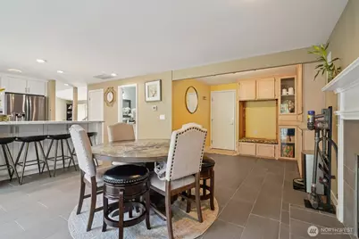 25114 Lake Wilderness Country Club Drive SE, Maple Valley, WA 98038 - Photo 10
