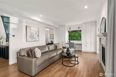 321 Lee Street, Seattle, WA 98109 - Photo 4