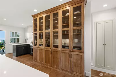 321 Lee Street, Seattle, WA 98109 - Photo 14