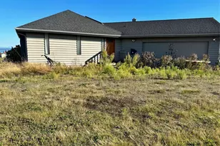 740 Dunbar St, Coupeville, WA 98239 - Photo 2