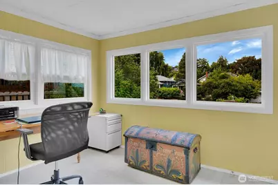 2719 Nob Hill Avenue N, Seattle, WA 98109 - Photo 14