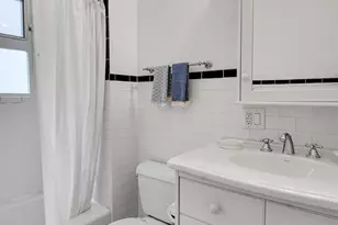 2719 Nob Hill Ave N, Seattle, WA 98109 - Photo 12