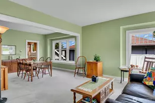 2719 Nob Hill Ave N, Seattle, WA 98109 - Photo 4