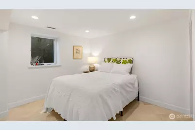 801 W Barrett Street, Seattle, WA 98119 - Photo 30