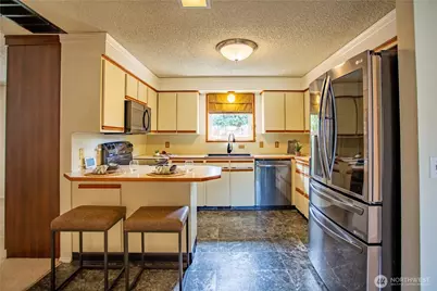 3949 SE 10th Place, Renton, WA 98058 - Photo 10