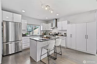 4419 B Corliss Avenue N, Seattle, WA 98103 - Photo 18
