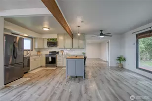 425 Beacon Hill Dr, Hoquiam, WA 98550 - Photo 6