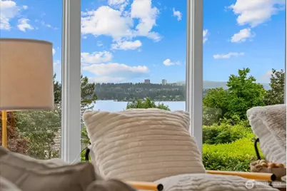 4565 E Laurel Drive NE, Seattle, WA 98105 - Photo 8