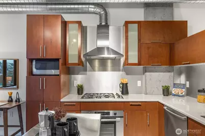2720 3rd Avenue #705, Seattle, WA 98121 - Photo 12
