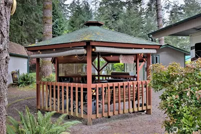 1261 E Lakeshore Drive W, Shelton, WA 98584 - Photo 2