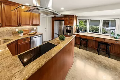 2613 Boyer Avenue E, Seattle, WA 98102 - Photo 6