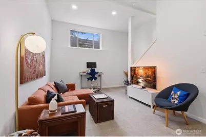 4418 Meridian Avenue N #B, Seattle, WA 98103 - Photo 2