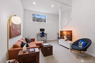 4418 Meridian Ave N, Seattle, WA 98103 - Photo 2