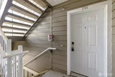 1670 SW Mulberry Street #B201, Oak Harbor, WA 98277 - Photo 4