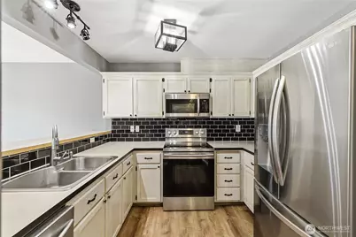 1670 SW Mulberry Street #B201, Oak Harbor, WA 98277 - Photo 8