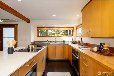 2770 Westlake Avenue N #6, Seattle, WA 98109 - Photo 6
