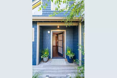 2770 Westlake Avenue N #6, Seattle, WA 98109 - Photo 4