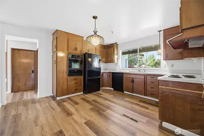 10715 111th Avenue SW, Tacoma, WA 98498 - Photo 8