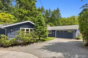 10430 NE Cascade Ave, Bainbridge Island, WA 98110 - Photo 4