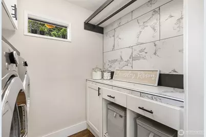 10430 NE Cascade Avenue, Bainbridge Island, WA 98110 - Photo 24