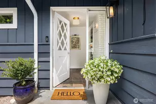 10430 NE Cascade Ave, Bainbridge Island, WA 98110 - Photo 2