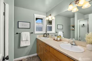 10430 NE Cascade Ave, Bainbridge Island, WA 98110 - Photo 30