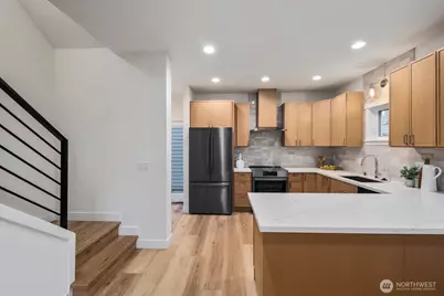 1004 N 48th Street, Seattle, WA 98103 - Photo 10