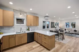 1004 N 48th St, Seattle, WA 98103 - Photo 6