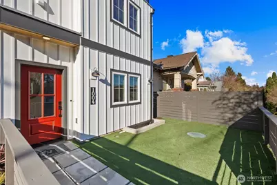 1004 N 48th Street, Seattle, WA 98103 - Photo 22