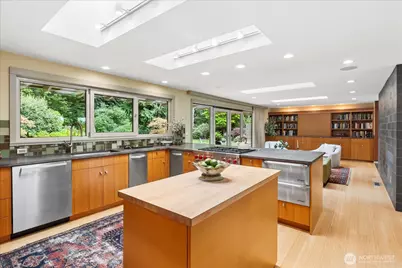 8320 Frederick Place, Edmonds, WA 98026 - Photo 14
