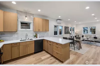 1004 N 48th Street, Seattle, WA 98103 - Photo 8