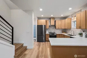 1004 N 48th St, Seattle, WA 98103 - Photo 10