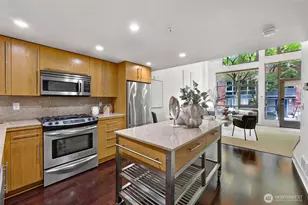 530 Broadway E, Seattle, WA 98102 - Photo 10