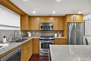 530 Broadway E, Seattle, WA 98102 - Photo 12