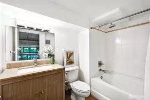 530 Broadway E, Seattle, WA 98102 - Photo 20