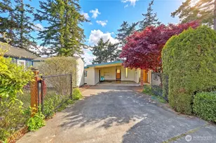 1246 SW Camano Dr, Camano Island, WA 98282 - Photo 4