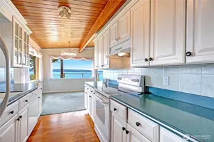 1246 SW Camano Dr, Camano Island, WA 98282 - Photo 12