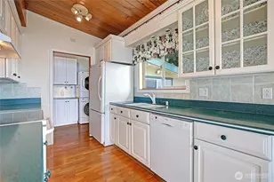 1246 SW Camano Dr, Camano Island, WA 98282 - Photo 10