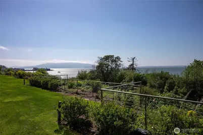 600 S State Street #100, Bellingham, WA 98225 - Photo 2