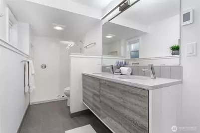 600 S State Street #100, Bellingham, WA 98225 - Photo 26